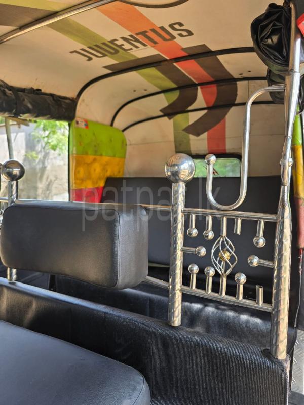 Bajaj Three Wheel 2012 - பயன்படுத்தப்பட்டது முச்சக்கர வண்டி sale in Sri Lanka - patpat.lk