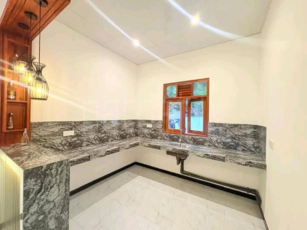 House for Sale in Weliveriya