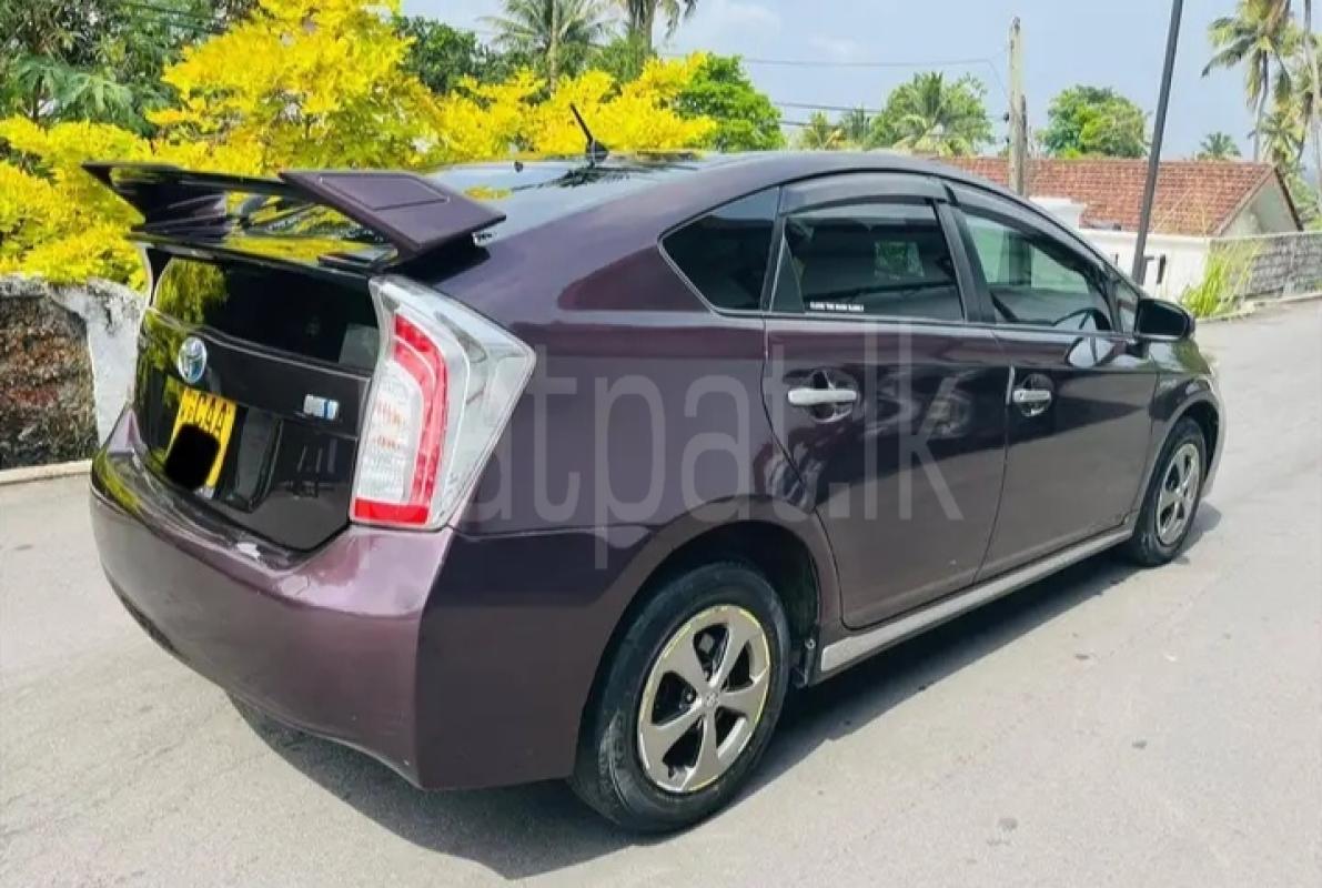 Toyota Prius 2013 - பயன்படுத்தப்பட்டது கார் sale in Sri Lanka - patpat.lk