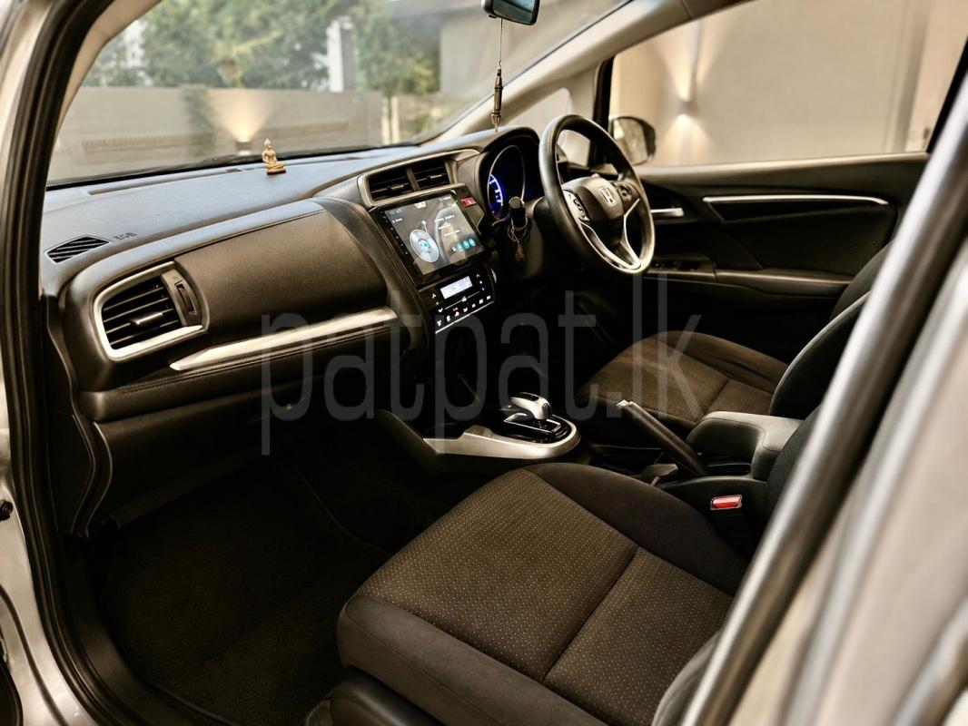Honda Fit 2015 - பயன்படுத்தப்பட்டது கார் sale in Sri Lanka - patpat.lk