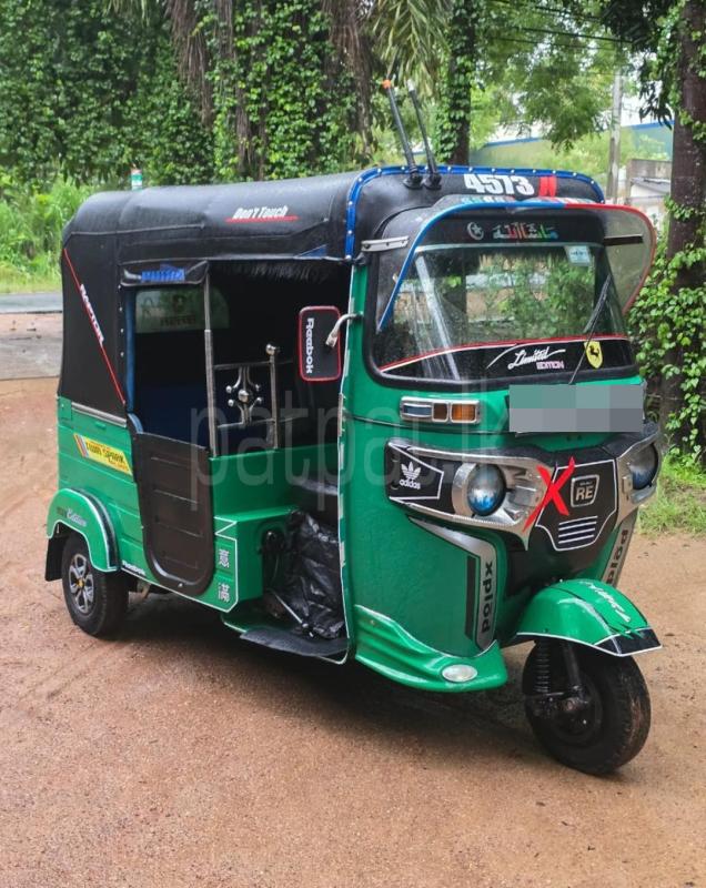 Bajaj Three Wheel 2015 - பயன்படுத்தப்பட்டது முச்சக்கர வண்டி sale in Sri Lanka - patpat.lk
