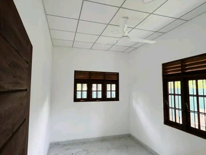 House for Sale in Weliveriya