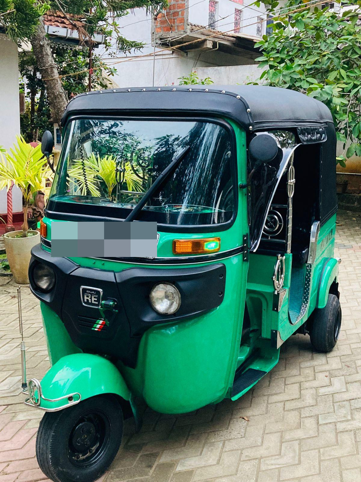 Bajaj Three Wheel 2016 ads-image-1