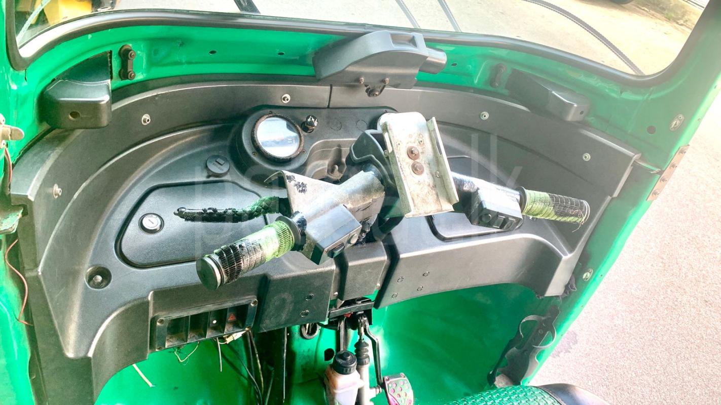 Bajaj Three Wheel 2016 - பயன்படுத்தப்பட்டது முச்சக்கர வண்டி sale in Sri Lanka - patpat.lk
