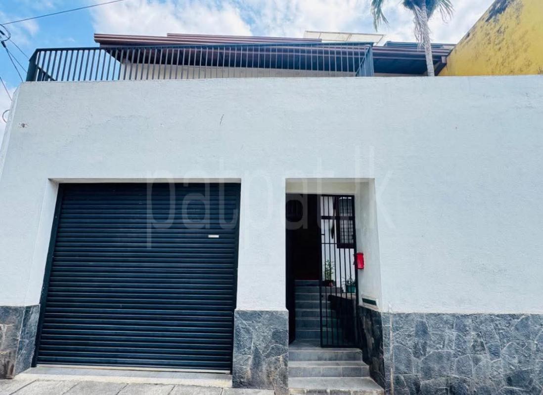 House for Sale in Boralesgamuwa ads-image-1