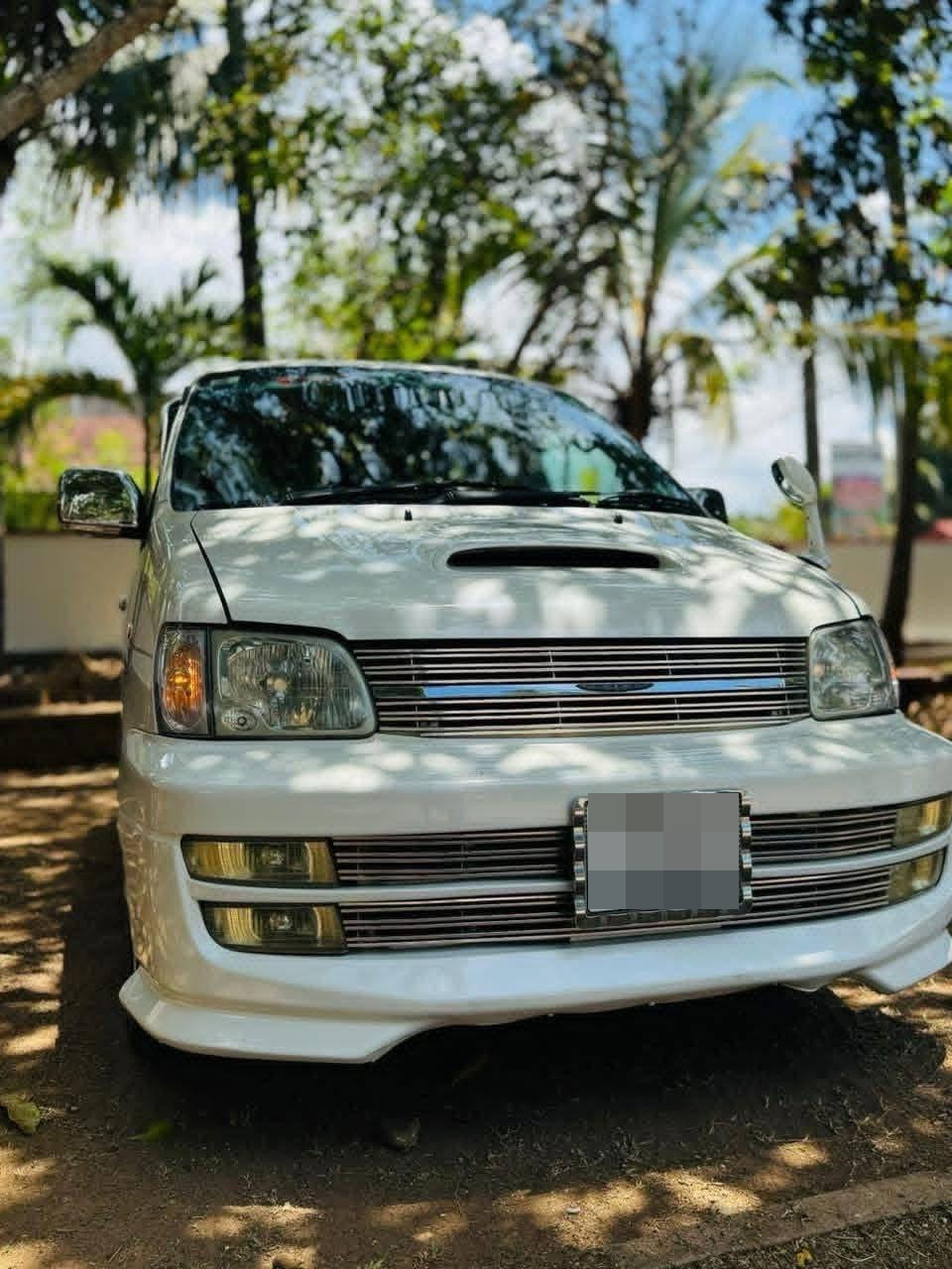 Toyota Noah 2004 - භාවිතා කරන ලද වෑන් රථය sale in Sri Lanka - patpat.lk