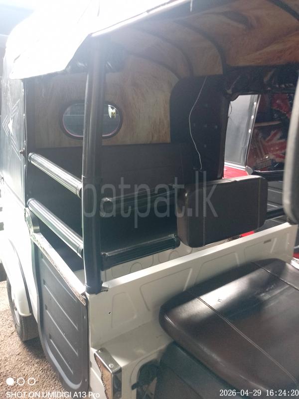 Bajaj Three Wheel 2014 - பயன்படுத்தப்பட்டது முச்சக்கர வண்டி sale in Sri Lanka - patpat.lk