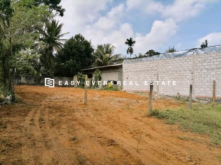Commercial Land for Sale in Panagoda