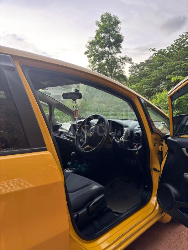 Honda Fit 2010 - பயன்படுத்தப்பட்டது கார் sale in Sri Lanka - patpat.lk