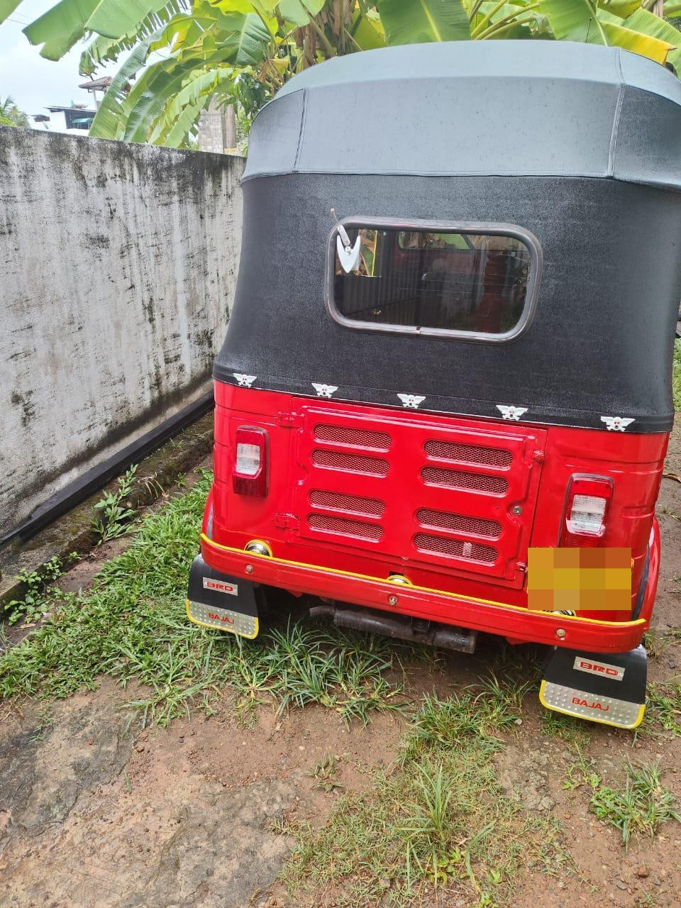 Bajaj Three Wheel 2015 - பயன்படுத்தப்பட்டது முச்சக்கர வண்டி sale in Sri Lanka - patpat.lk
