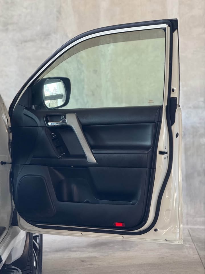 Toyota Land Cruiser Prado 2023 - பயன்படுத்தப்பட்டது SUV sale in Sri Lanka - patpat.lk