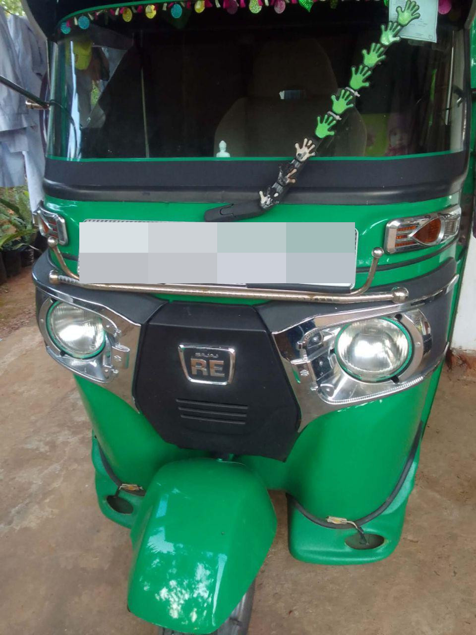 Bajaj Three Wheel 2016 ads-image-1