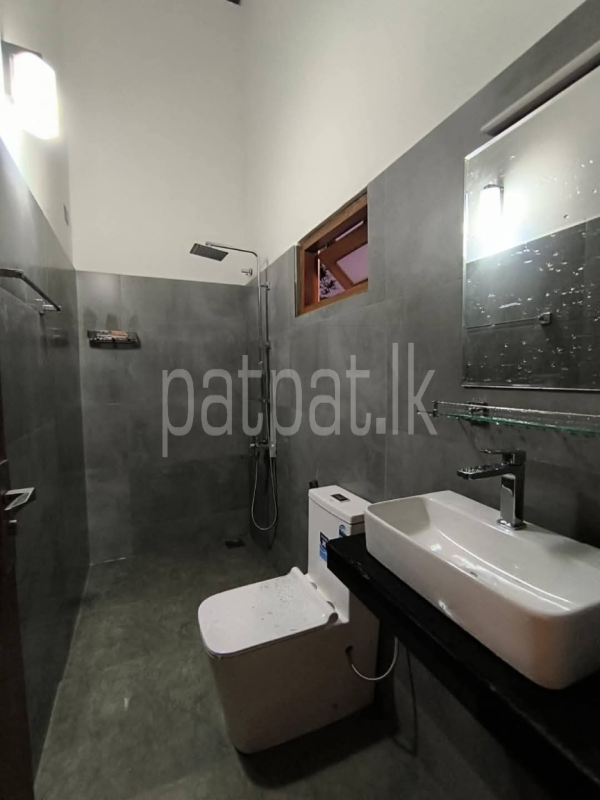 House for Sale in Athurugiriya