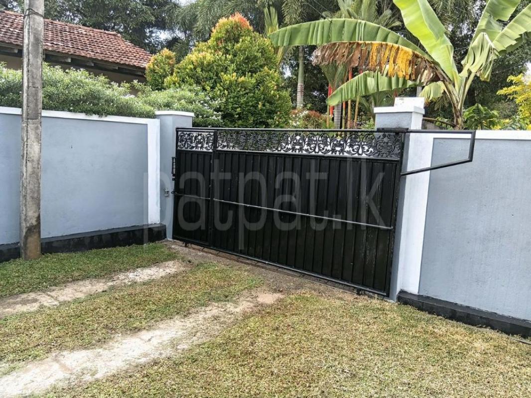 House for Sale in Seeduwa ads-image-1