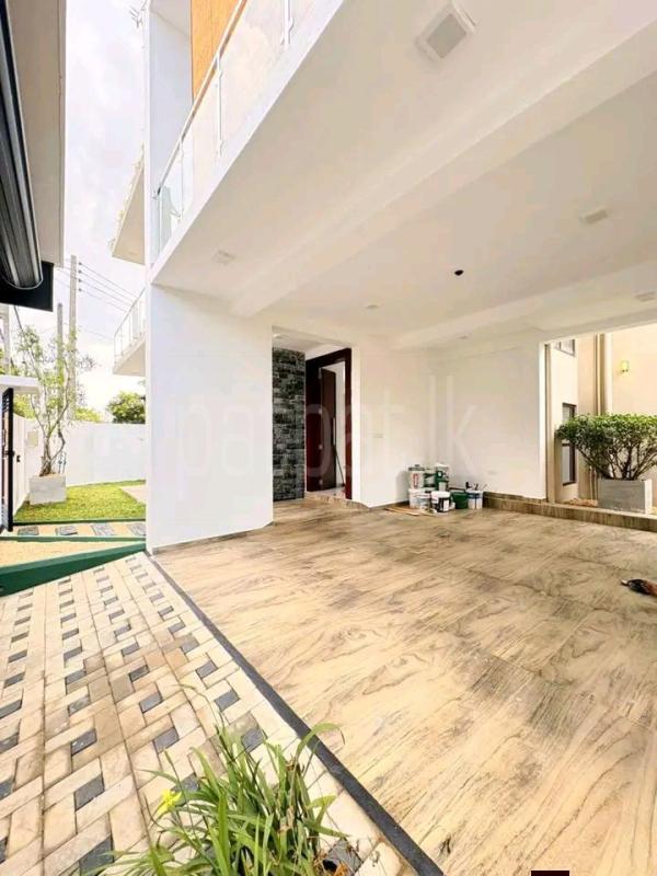 House for Sale in Athurugiriya