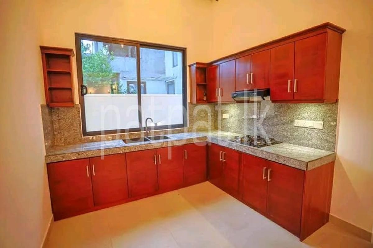 House for Sale in Athurugiriya