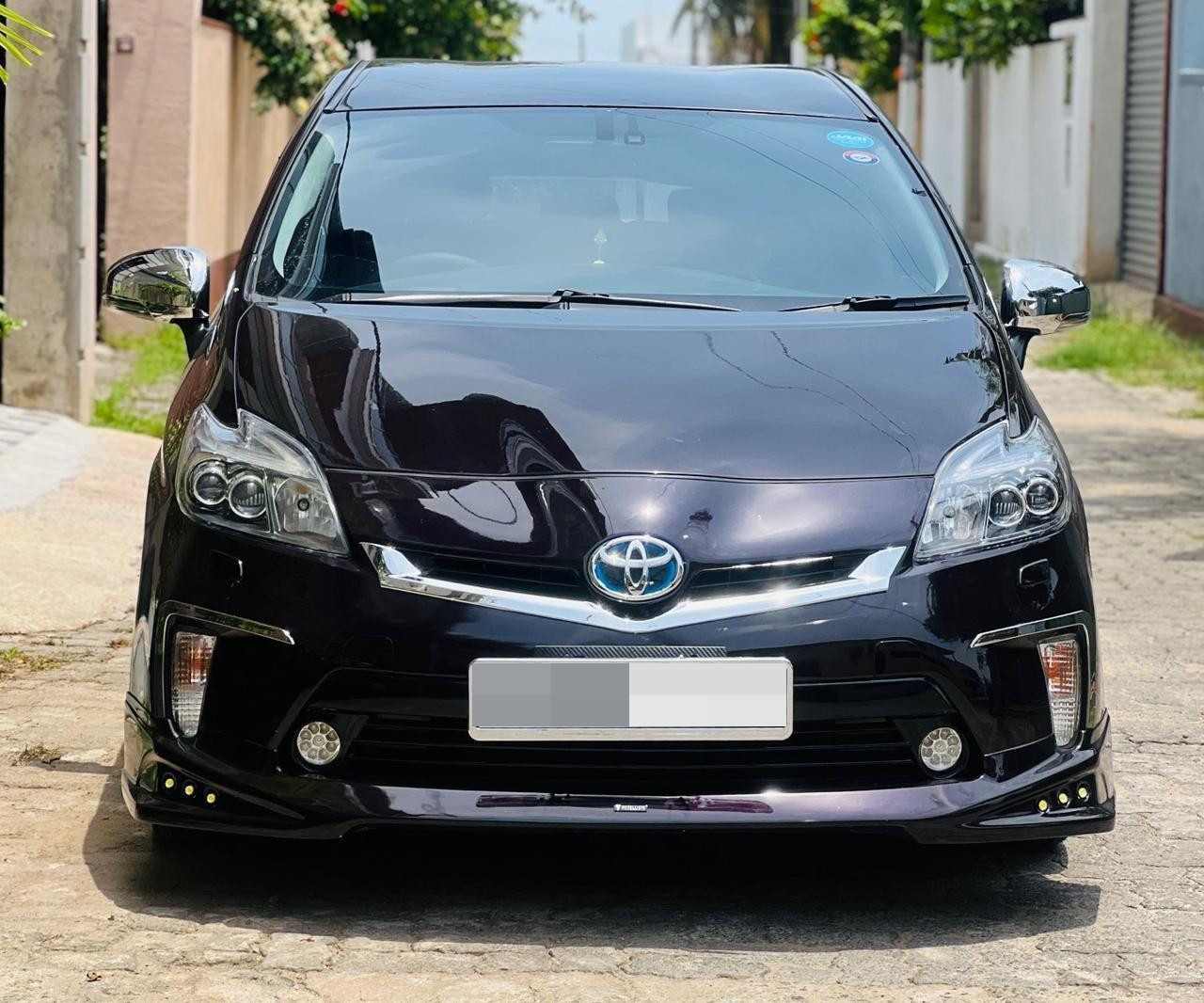Toyota Prius 2013 - பயன்படுத்தப்பட்டது கார் sale in Sri Lanka - patpat.lk