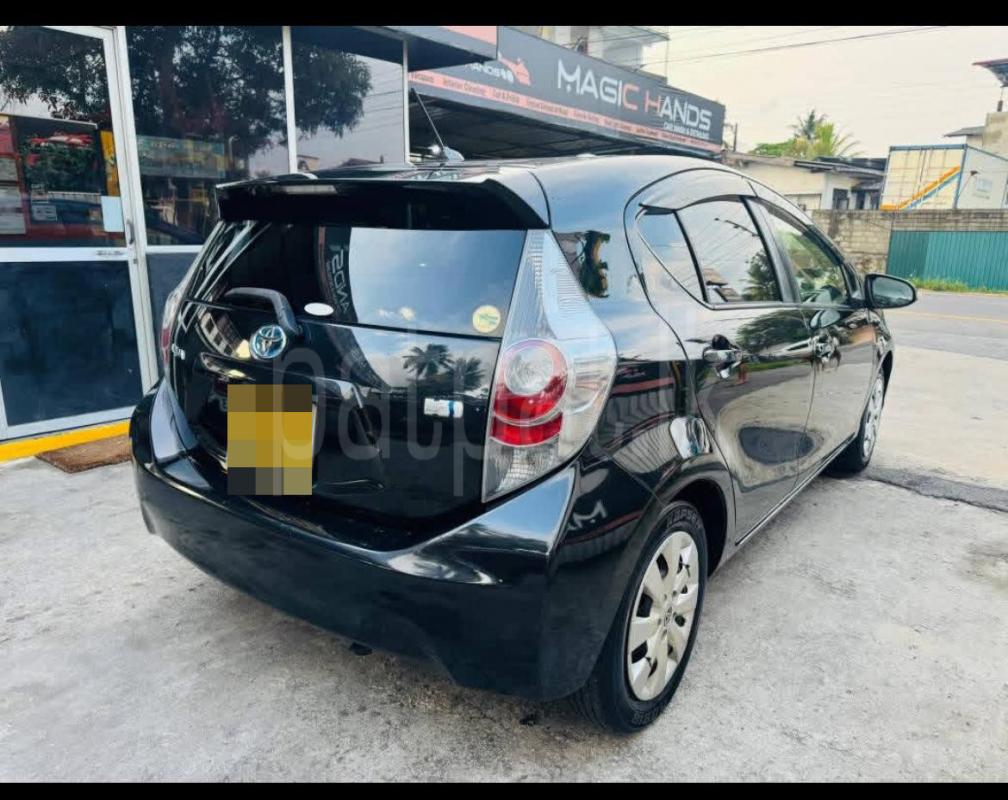 Toyota Aqua 2013 - பயன்படுத்தப்பட்டது கார் sale in Sri Lanka - patpat.lk