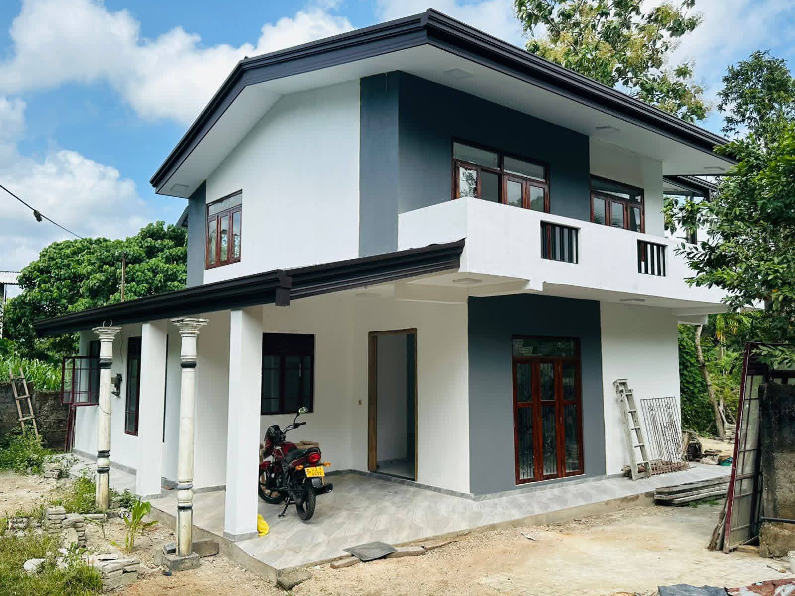 House for Sale in Athurugiriya