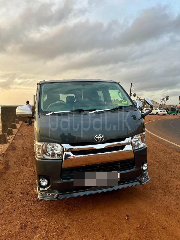 Toyota Hiace 2008 - பயன்படுத்தப்பட்டது வேன் sale in Sri Lanka - patpat.lk