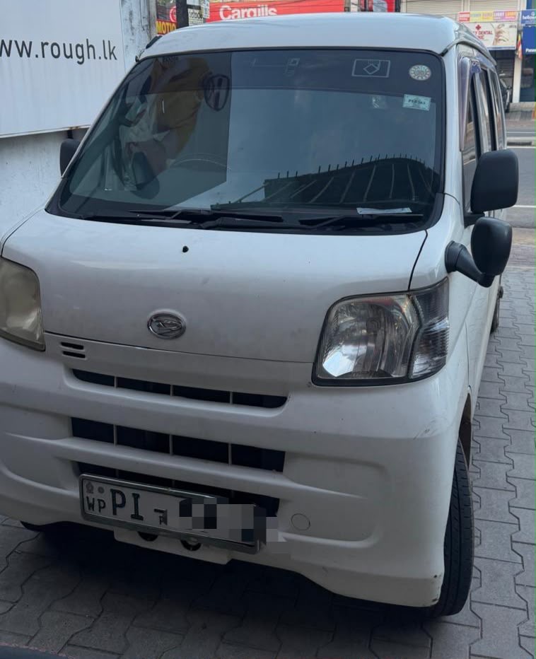 Daihatsu Hijet Cargo 2014 - பயன்படுத்தப்பட்டது வேன் sale in Sri Lanka - patpat.lk