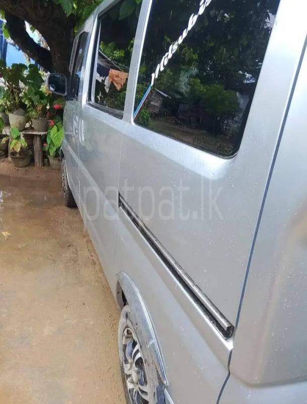 Mitsubishi Minicab 2001 - பயன்படுத்தப்பட்டது வேன் sale in Sri Lanka - patpat.lk