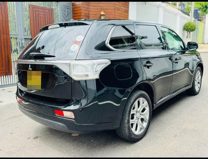 Mitsubishi Outlander 2014 - பயன்படுத்தப்பட்டது SUV sale in Sri Lanka - patpat.lk