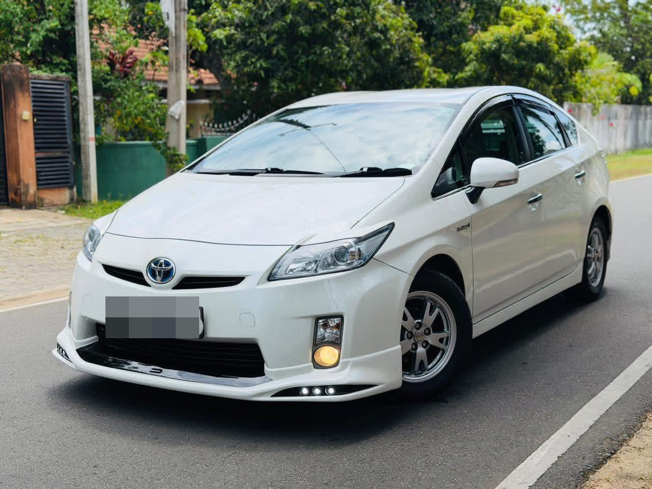 Toyota Prius 2011 - Reconditioned Car sale in Sri Lanka - patpat.lk
