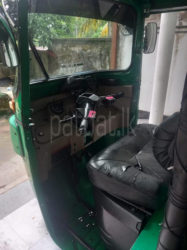 Bajaj Three Wheel 2015 - பயன்படுத்தப்பட்டது முச்சக்கர வண்டி sale in Sri Lanka - patpat.lk