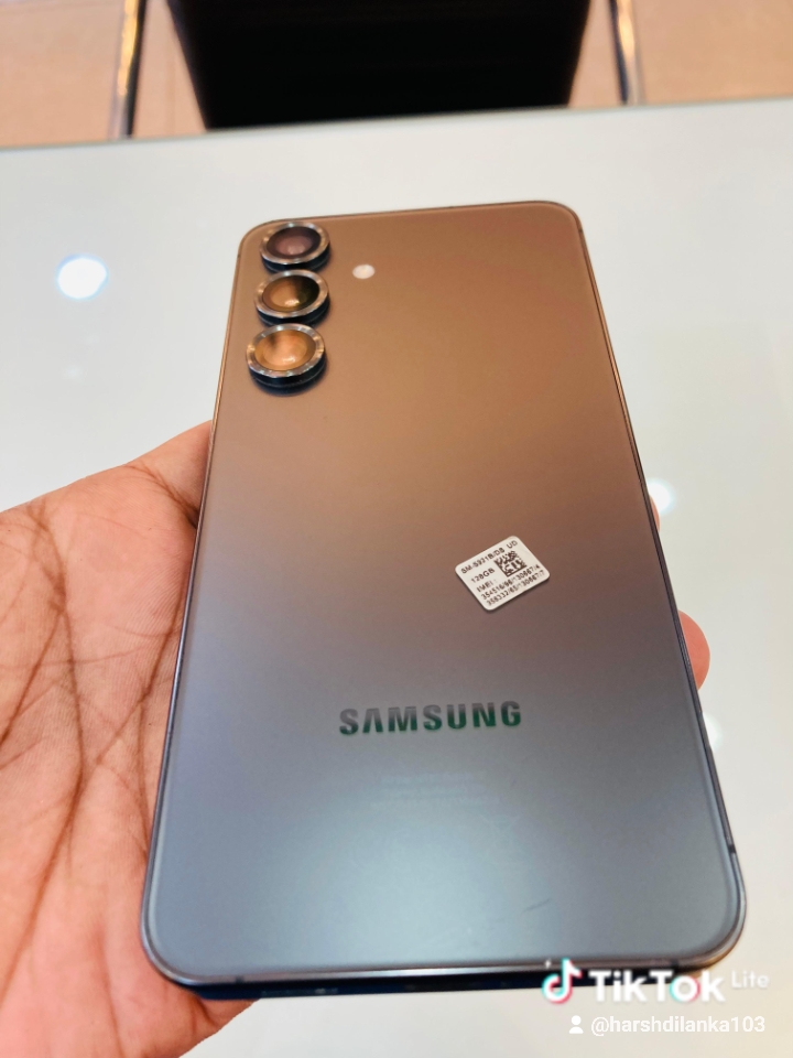 Samsung  S24