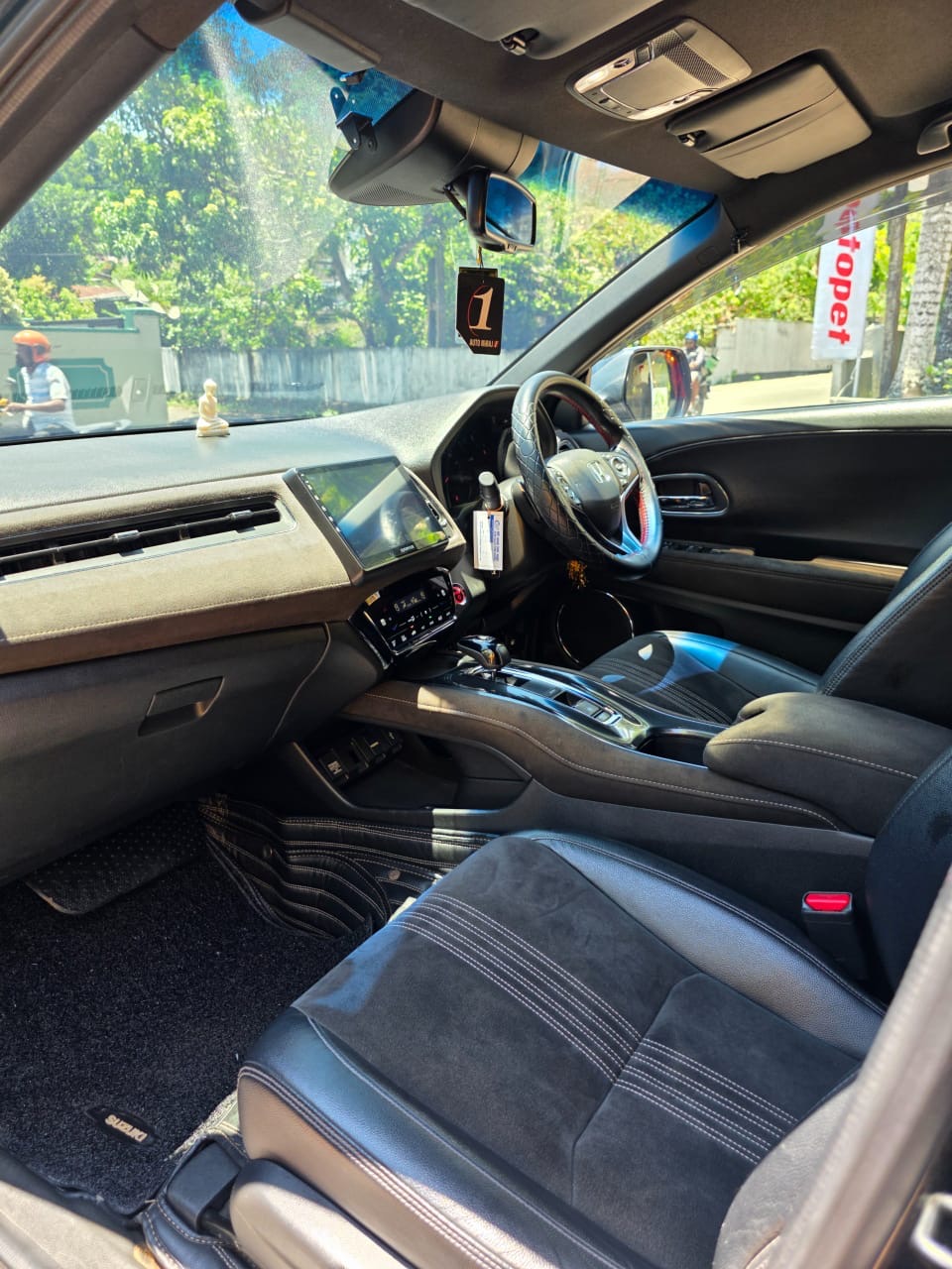 Honda Vezel 2018 - Used SUV sale in Sri Lanka - patpat.lk