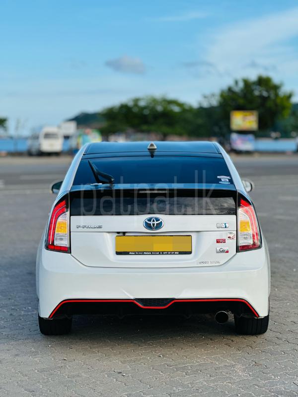 Toyota Prius 2013 - பயன்படுத்தப்பட்டது கார் sale in Sri Lanka - patpat.lk