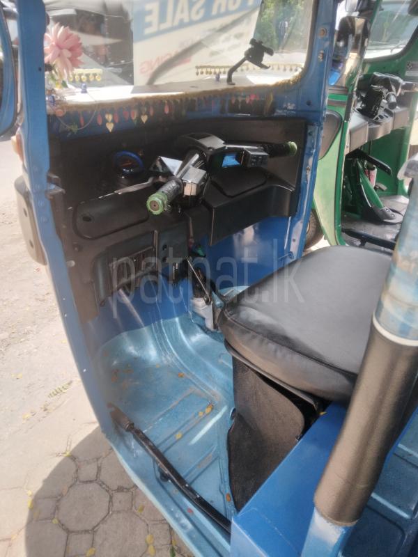 Bajaj Three Wheel 2015 - பயன்படுத்தப்பட்டது முச்சக்கர வண்டி sale in Sri Lanka - patpat.lk