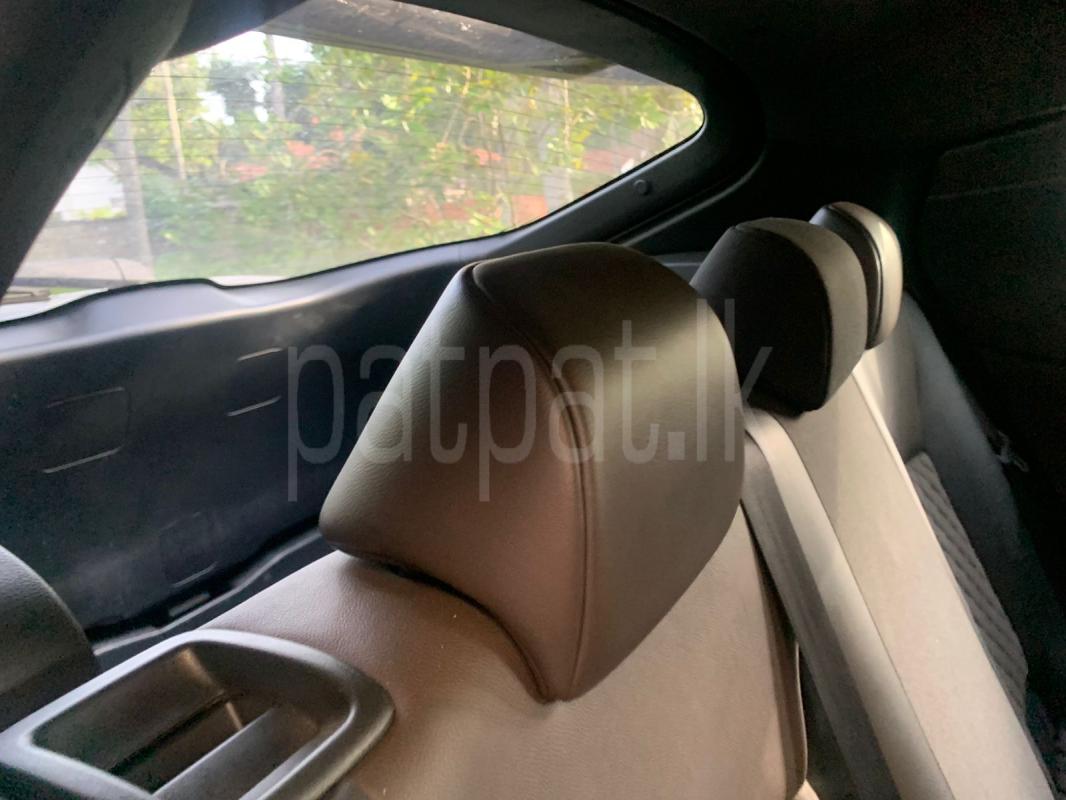 Toyota CHR 2018 - பயன்படுத்தப்பட்டது SUV sale in Sri Lanka - patpat.lk