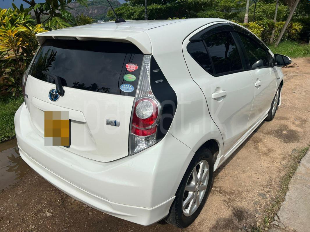 Toyota Aqua 2013 - பயன்படுத்தப்பட்டது கார் sale in Sri Lanka - patpat.lk