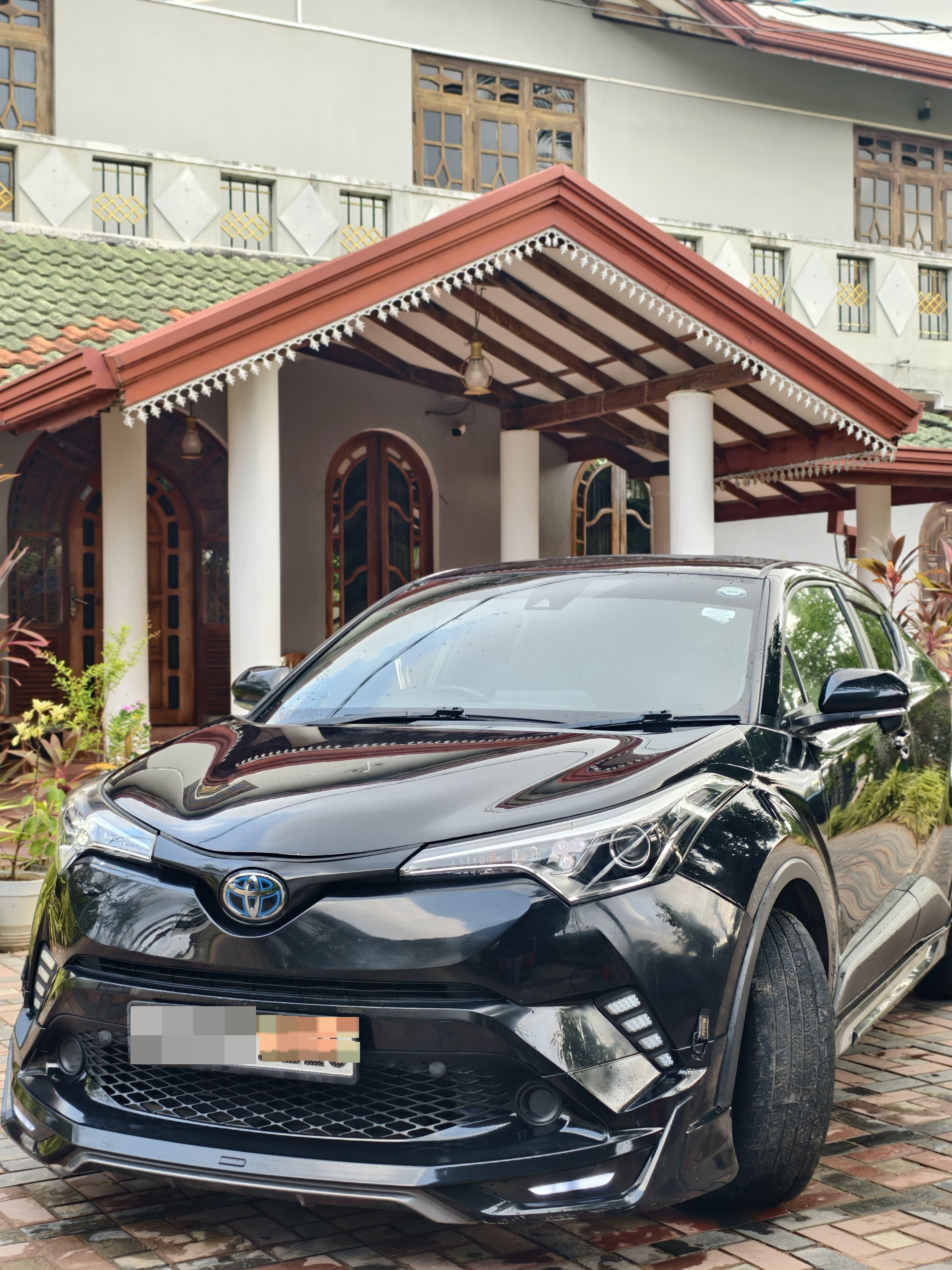 Toyota CHR 2017 - பயன்படுத்தப்பட்டது SUV sale in Sri Lanka - patpat.lk
