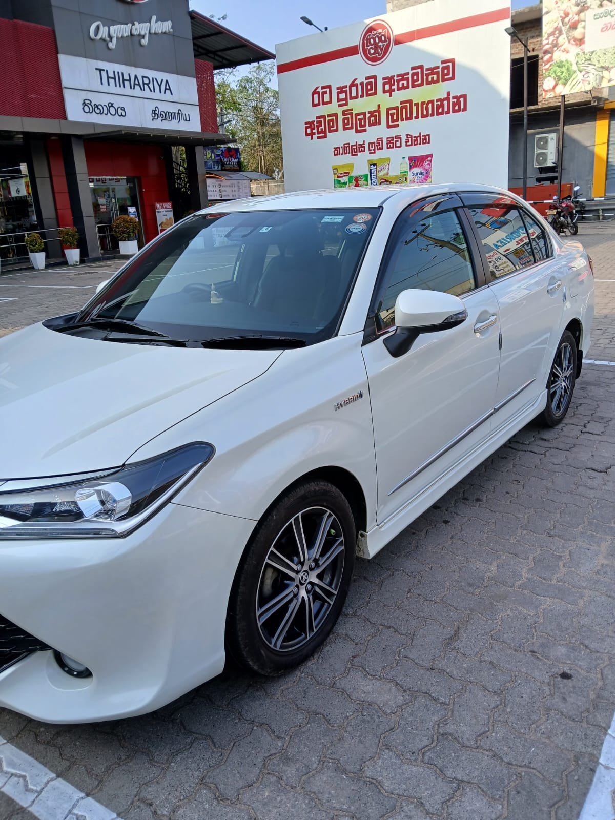 Toyota Axio 2017 - பயன்படுத்தப்பட்டது கார் sale in Sri Lanka - patpat.lk
