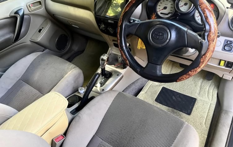 Toyota RAV4 2001 - භාවිතා කරන ලද SUV රථය sale in Sri Lanka - patpat.lk