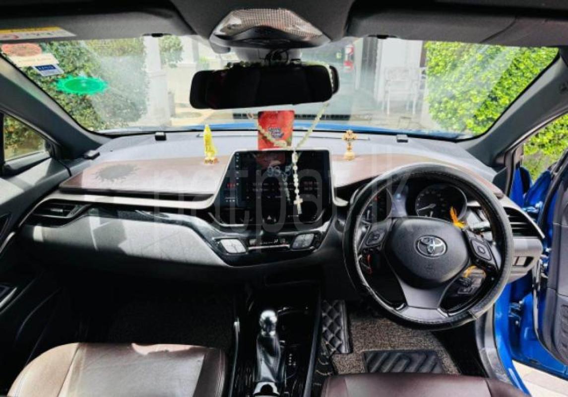 Toyota CHR 2018 - பயன்படுத்தப்பட்டது SUV sale in Sri Lanka - patpat.lk