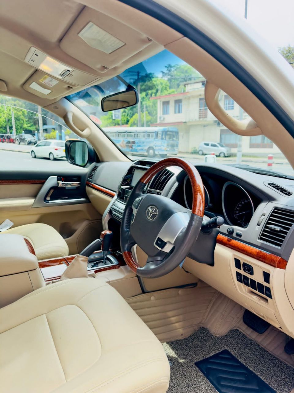 Toyota Land Cruiser Prado 2013 - Used SUV sale in Sri Lanka - patpat.lk