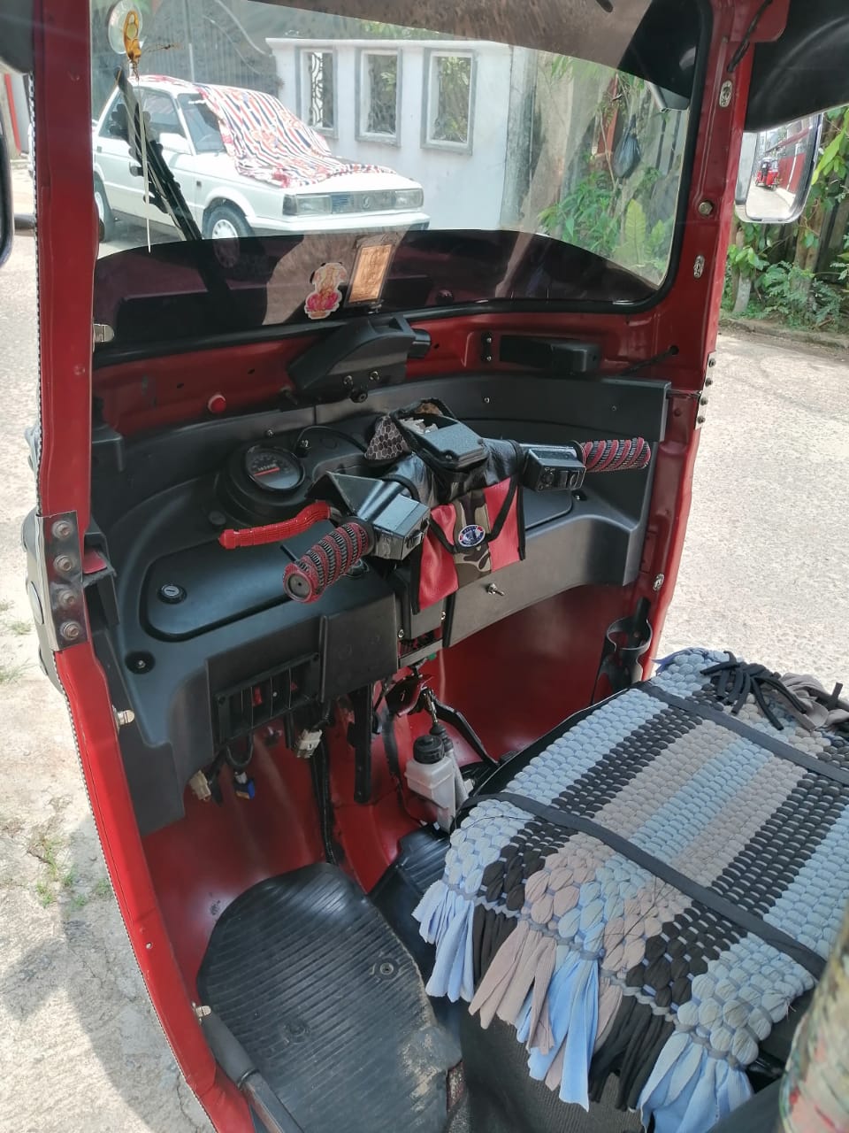 Bajaj Three Wheel 2014 - பயன்படுத்தப்பட்டது முச்சக்கர வண்டி sale in Sri Lanka - patpat.lk