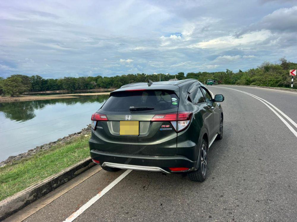 Honda Vezel 2014 - Used SUV sale in Sri Lanka - patpat.lk