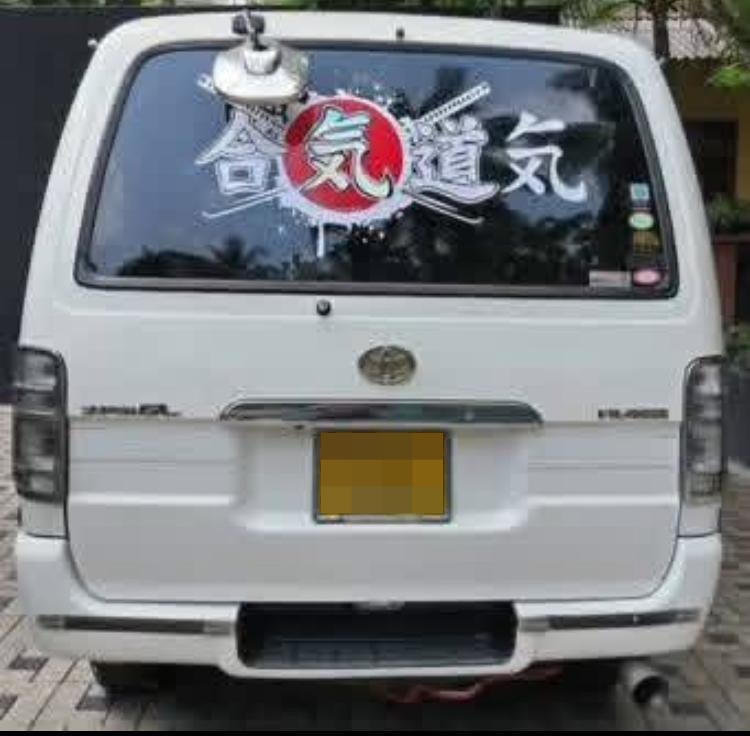 Toyota Hiace 2002 - Used Van sale in Sri Lanka - patpat.lk