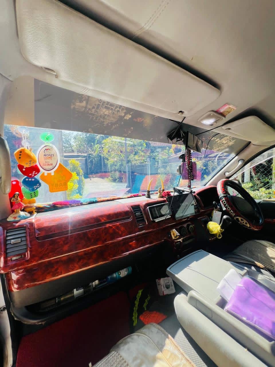 Toyota Hiace 2007 - பயன்படுத்தப்பட்டது வேன் sale in Sri Lanka - patpat.lk