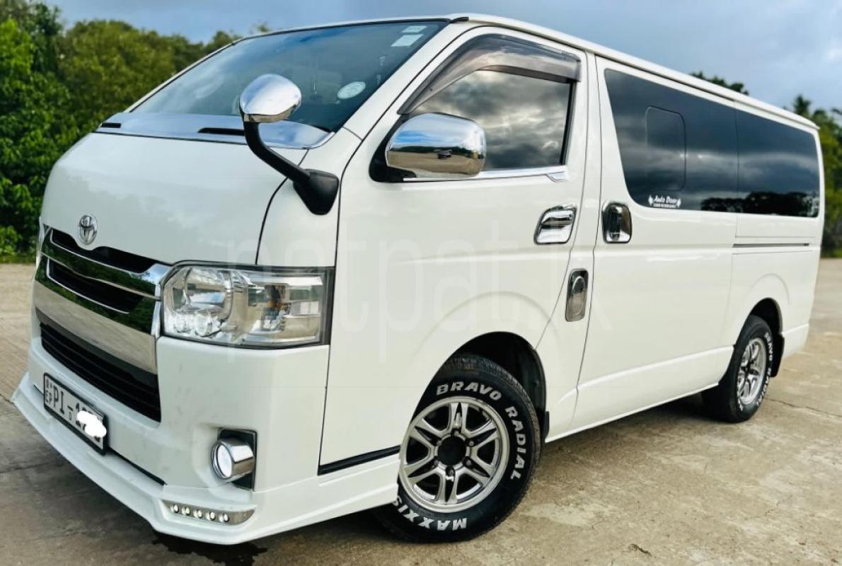 Toyota Hiace 2014 - பயன்படுத்தப்பட்டது வேன் sale in Sri Lanka - patpat.lk