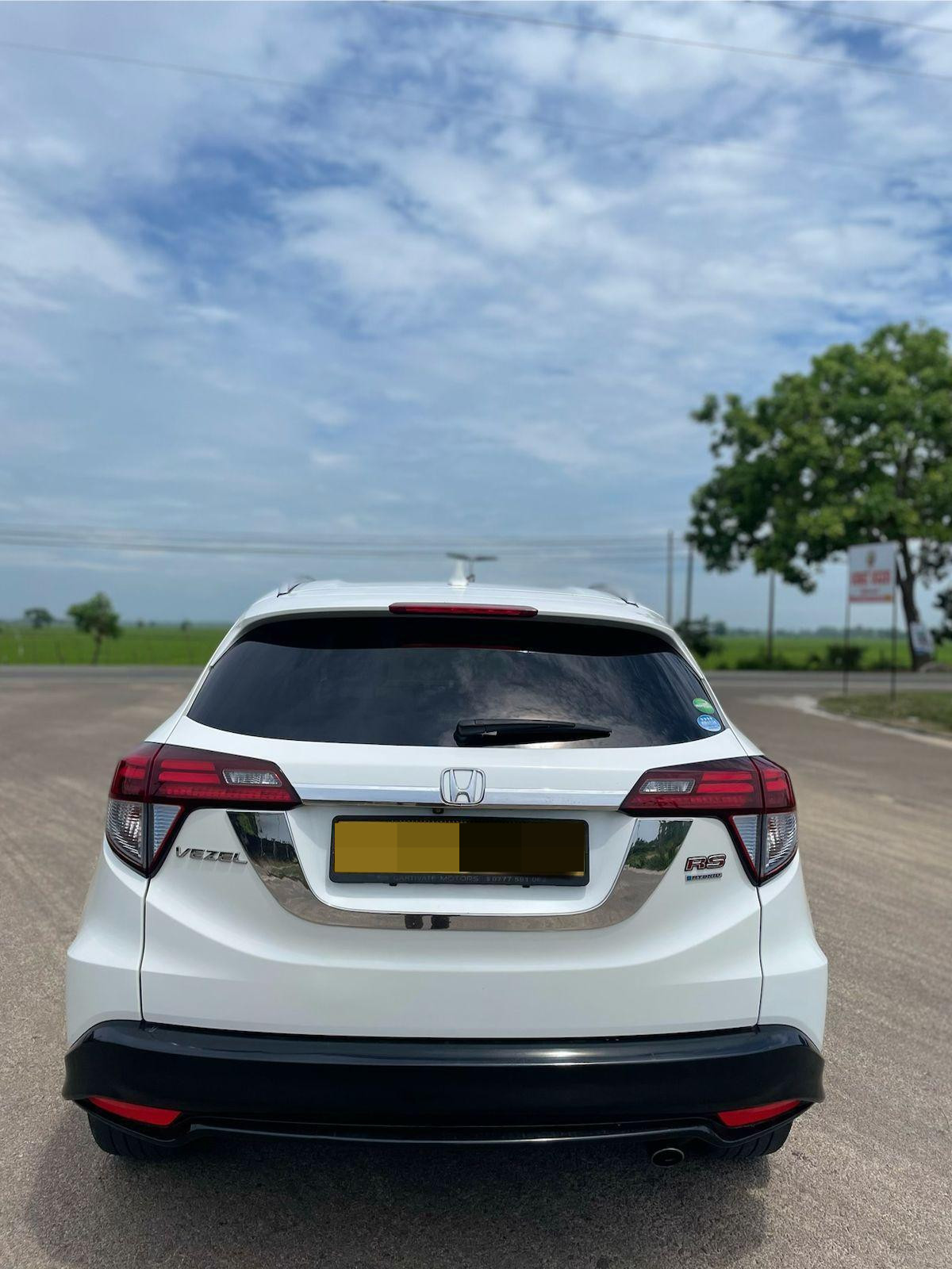 Honda Vezel 2017 - பயன்படுத்தப்பட்டது SUV sale in Sri Lanka - patpat.lk