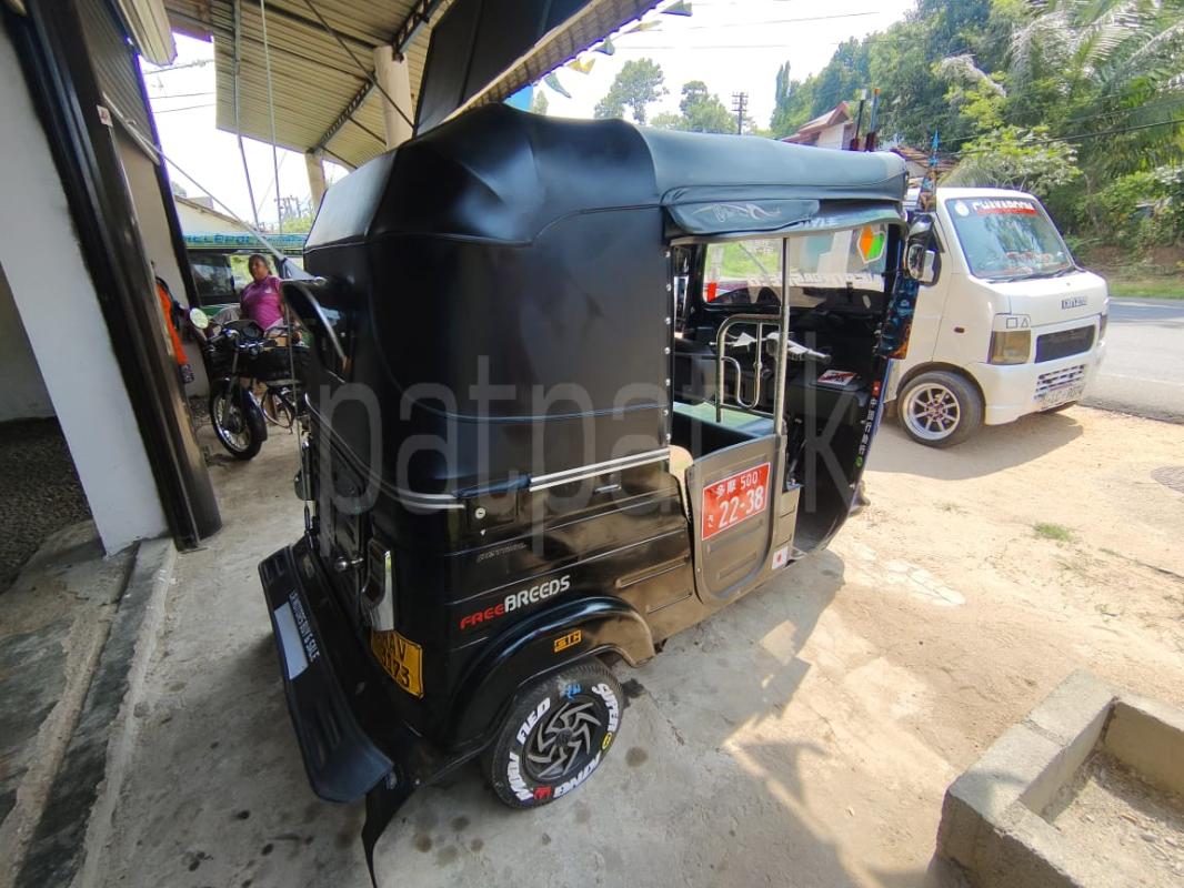 Bajaj Three Wheel 2014 - பயன்படுத்தப்பட்டது முச்சக்கர வண்டி sale in Sri Lanka - patpat.lk