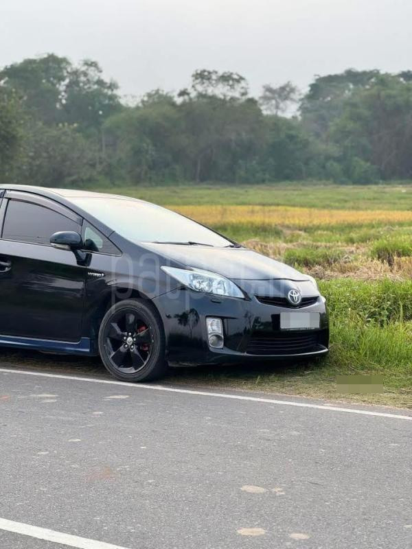 Toyota Prius 2011 - භාවිතා කරන ලද කාර් sale in Sri Lanka - patpat.lk