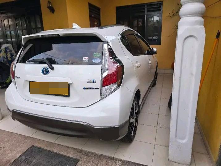 Toyota Aqua 2015 - Used Car sale in Sri Lanka - patpat.lk