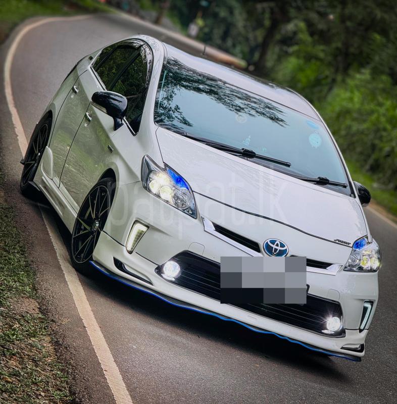 Toyota Prius 2012 - භාවිතා කරන ලද කාර් sale in Sri Lanka - patpat.lk